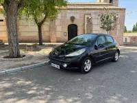 Usado Peugeot 207 95 CV (69 kW) 2009 Negro Berlina