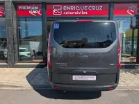Usado Ford Tourneo Titanium 130 CV (95 kW) 2022 Gris / plata Monovolumen