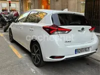 Usado Toyota Auris Hybrid Edition 136 CV (100 kW) 2018 Blanco Berlina