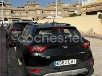 Usado Kia Stonic 100 CV (73 kW) 2021 Negro SUV