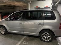 Usado VW Touran Highline 140 CV (102 kW) 2006 Gris / plata Monovolumen