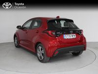 Usado Toyota Yaris Hybrid Active 116 CV (85 kW) 2024 Rojo Berlina
