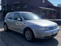 Usado VW Golf IV Highline 105 CV (77 kW) 2003 Gris / plata Berlina