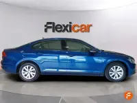 Usado VW Passat Business 120 CV (88 kW) 2020 Azul Berlina