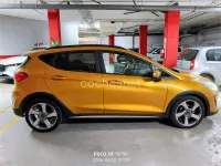 Usado Ford Fiesta Active 100 CV (73 kW) 2018 Naranja Utilitario