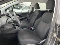 Usado Peugeot 208 Style 82 CV (60 kW) 2018 Gris Utilitario
