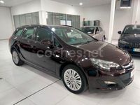 Usado Opel Astra Selective 140 CV (102 kW) 2015 Marrón Familiar