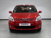 Usado Toyota Auris Active 90 CV (66 kW) 2011 Granate Berlina