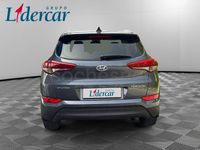 Usado Hyundai Tucson 131 CV (96 kW) 2016 Gris / plata SUV