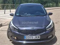 Usado Kia Ceed GT 90 HP (66 kW) 2015 Cinzento Sedan