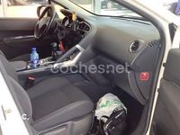 Usado Peugeot 3008 Access 120 CV (88 kW) 2015 Blanco Berlina
