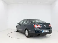 Usado VW Passat Advance 140 CV (102 kW) 2005 Azul Berlina