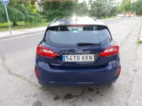 Usado Ford Fiesta Trend 75 CV (55 kW) 2018 Azul Utilitario