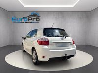 Usado Toyota Auris Active 90 CV (66 kW) 2011 Blanco Berlina
