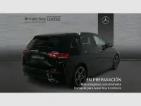 Usado Mercedes B180 AMG line 116 CV (85 kW) 2022 Negro Utilitario