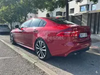 Usado Jaguar XE R-Sport 180 CV (132 kW) 2017 Rojo Berlina