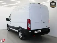 Usado Ford Transit 131 CV (96 kW) 2022 Blanco Berlina