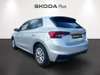 Usado Skoda Fabia Selection 95 CV (69 kW) 2025 Gris / plata Utilitario
