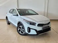 Usado Kia XCeed 100 CV (73 kW) 2025 Blanco SUV