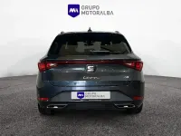 Usado Seat Leon FR 150 CV (110 kW) 2023 Gris / plata Familiar
