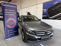 Usado Mercedes C180 156 CV (114 kW) 2017 Gris / plata Familiar