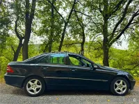 Usado Mercedes C270 Avantgarde 170 CV (125 kW) 2003 Negro Berlina