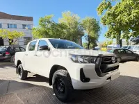 Usado Toyota HiLux 150 CV (110 kW) 2023 Blanco Pickup/Camioneta