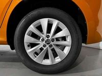 Usado Skoda Kamiq Ambition 110 CV (80 kW) 2023 Naranja SUV