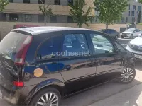 Usado Opel Meriva Cosmo 100 CV (73 kW) 2004 Negro Monovolumen