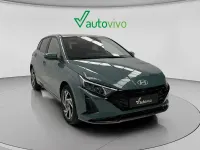 Usado Hyundai i20 100 CV (73 kW) 2025 Verde Utilitario