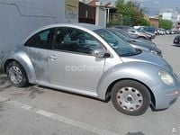Begagnad VW New Beetle 105 HK (77 kW) 2006 Vit Halvkombi