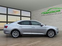 Usado Skoda Superb Style 218 CV (160 kW) 2021 Gris