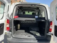 Usado Peugeot Rifter Style 100 CV (73 kW) 2023 Blanco Monovolumen