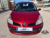 Usado Renault Clio II 85 CV (62 kW) 2008 Rojo Berlina