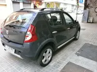 Usado Dacia Sandero Stepway 85 CV (62 kW) 2012 Negro Utilitario