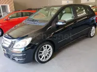 Usado Mercedes B180 109 CV (80 kW) 2012 Negro Utilitario