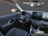 Usado Toyota Yaris Edition 125 CV (91 kW) 2021 Gris Berlina