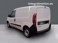 Usado Fiat Doblò 95 CV (69 kW) 2019 Blanco Monovolumen