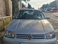 Usado VW Golf IV Highline 105 CV (77 kW) 2000 Gris / plata Berlina