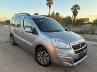 Usado Peugeot Partner Tepee Style 100 CV (73 kW) 2016 Gris / plata Monovolumen