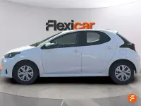 Usado Toyota Yaris 72 CV (52 kW) 2023 Blanco Utilitario