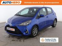 Usado Toyota Yaris Hybrid Active 100 CV (73 kW) 2017 Azul Berlina