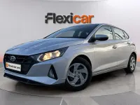 Usado Hyundai i20 84 CV (61 kW) 2022 Gris Utilitario