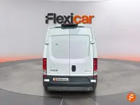 Begagnad Iveco Daily 156 HK (114 kW) 2023 Vit Sedan