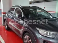 Usado Kia Stonic 120 CV (88 kW) 2020 Gris / plata SUV