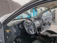 Usado Kia Ceed 90 CV (66 kW) 2010 Gris / plata Utilitario