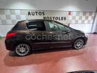Usado Peugeot 308 Access 112 CV (82 kW) 2012 Marrón Berlina