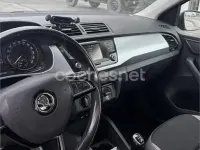 Usado Skoda Fabia Ambition 75 CV (55 kW) 2017 Azul Berlina