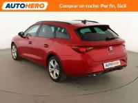 Usado Seat Leon FR 204 CV (150 kW) 2023 Rojo Familiar