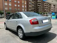Usado Audi A4 130 CV (95 kW) 2004 Gris / plata Berlina